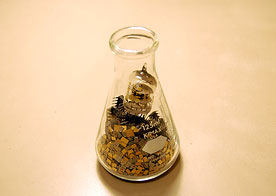 125 ml of electronic components in an Erlenmeyer flask