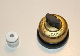 A ceramic rotary light switch