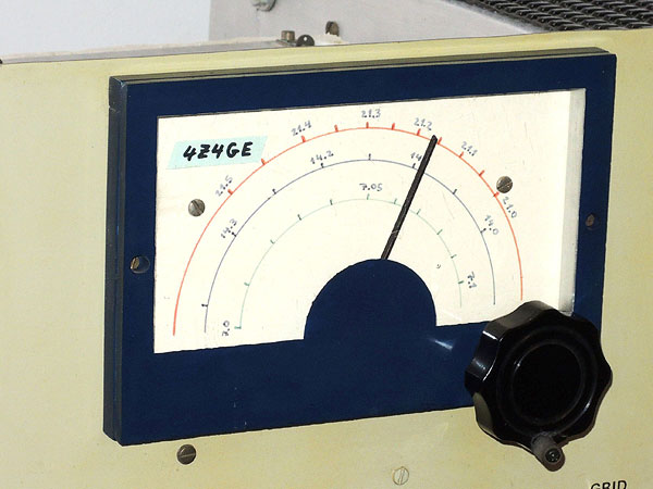 Homebrew SSB transmitter - tuning dial