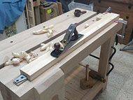 Roubo workbench construction detail